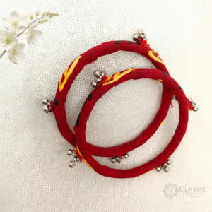 red-round-bangles