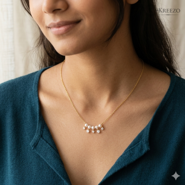 pearl-anti-turnish-model-wear-necklace