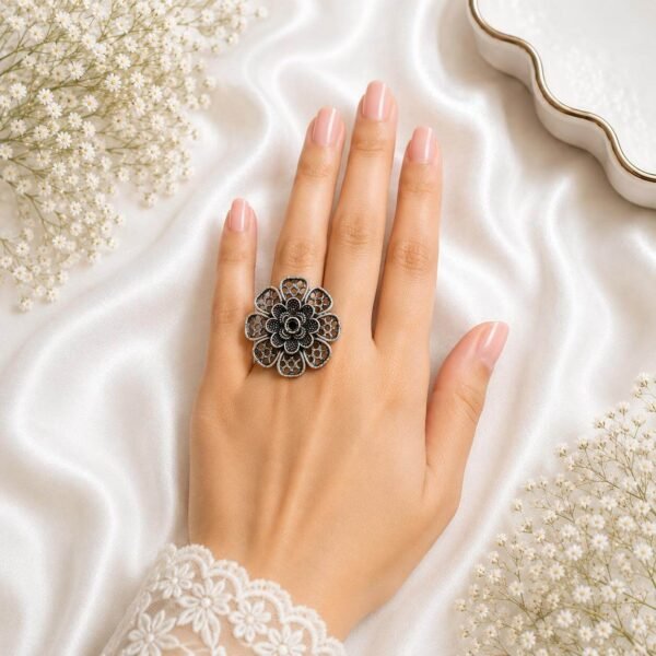 Flower Oxidized Ring