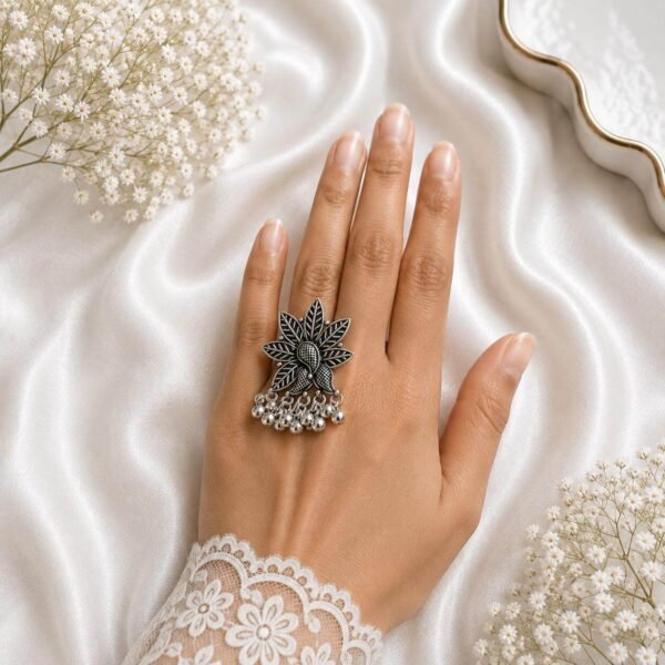 Pearl Oxidized Ring